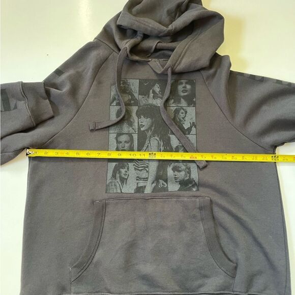 TAYLOR SWIFT THE ERAS INTERNATIONAL TOUR GREY PHOTO HOODIE - Picture 10 of 11